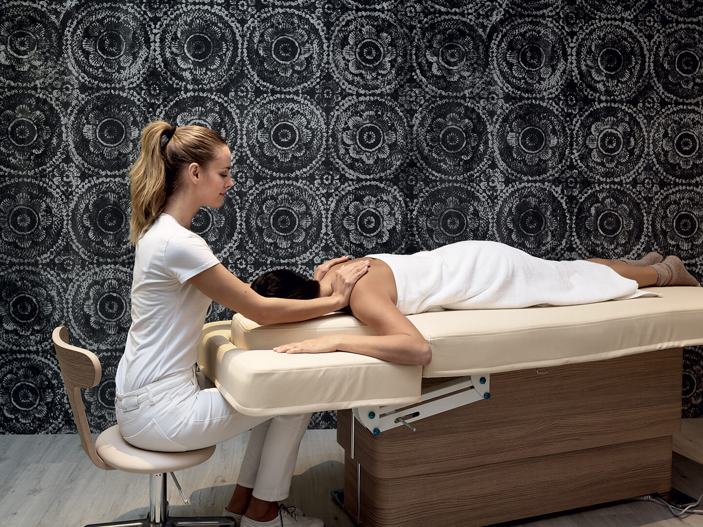 Массажный стол Omnia картинки  Nilo Spa Design Omnia