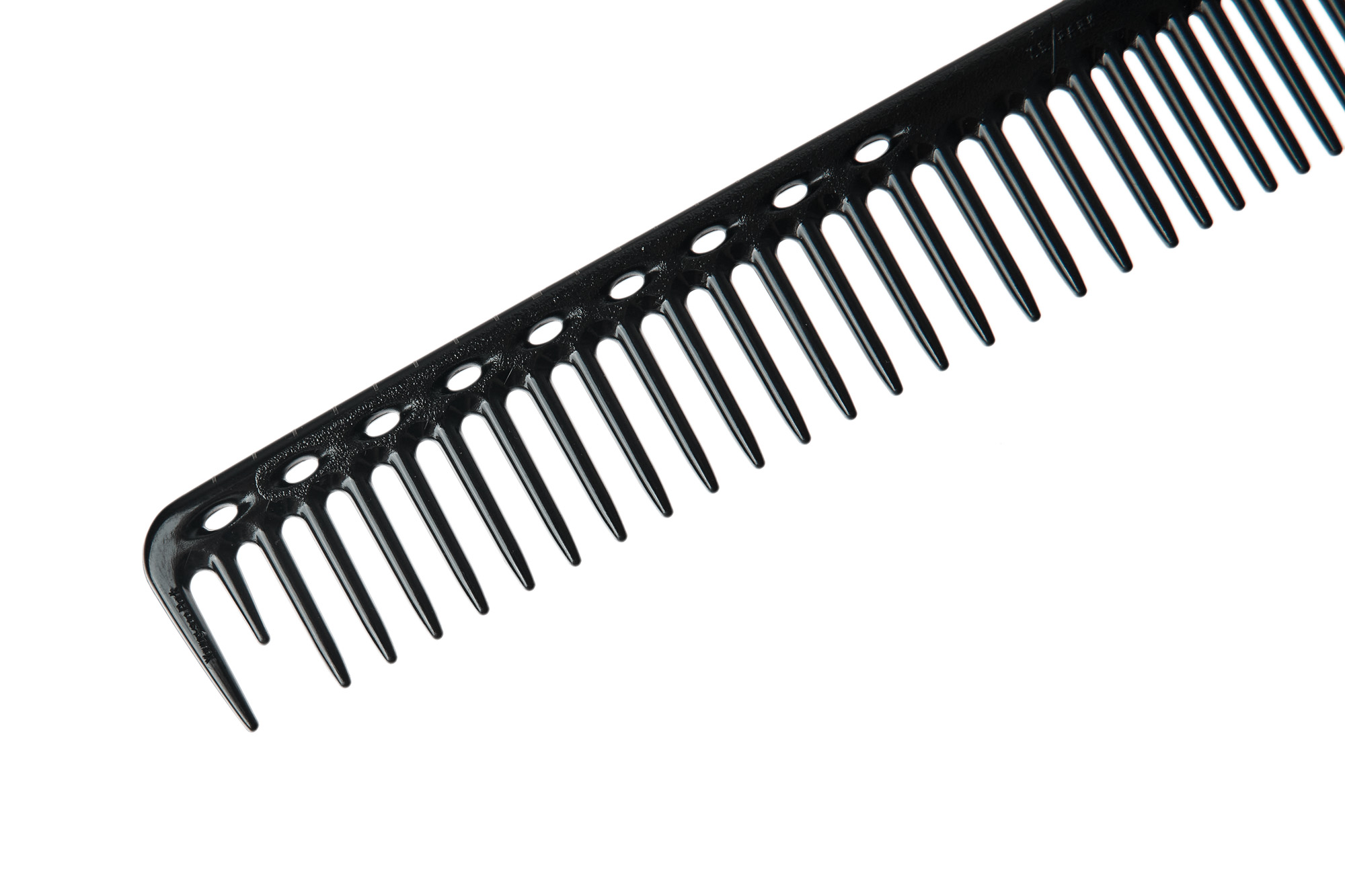 Расческа для стрижки Y.S.park G33 soft carbon, 23 см, с линейкой на обушке, редкозубая, черная фото